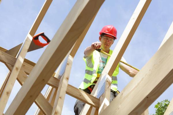 What insurance do contractors need?